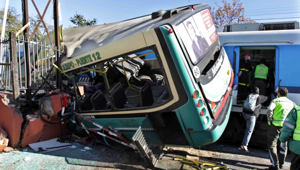 siete muertos y más de cien heridos en un accidente ferroviario en Argentina