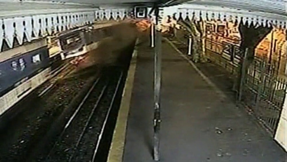 Impactantes imágenes del choque de trenes en Argentina