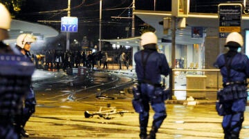 Cerca de 80 detenidos cuando intentaban celebrar una fiesta en la estación de tren