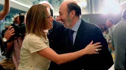 Alfredo Pérez Rubalcaba junto a Carme Chacón Alfredo Pérez Rubalcaba junto a Carme Chacón