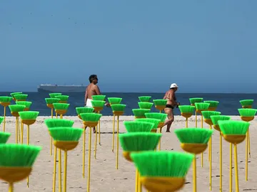 Barrer la corrupción (20-9-2011) Barrer la corrupción (20-9-2011)