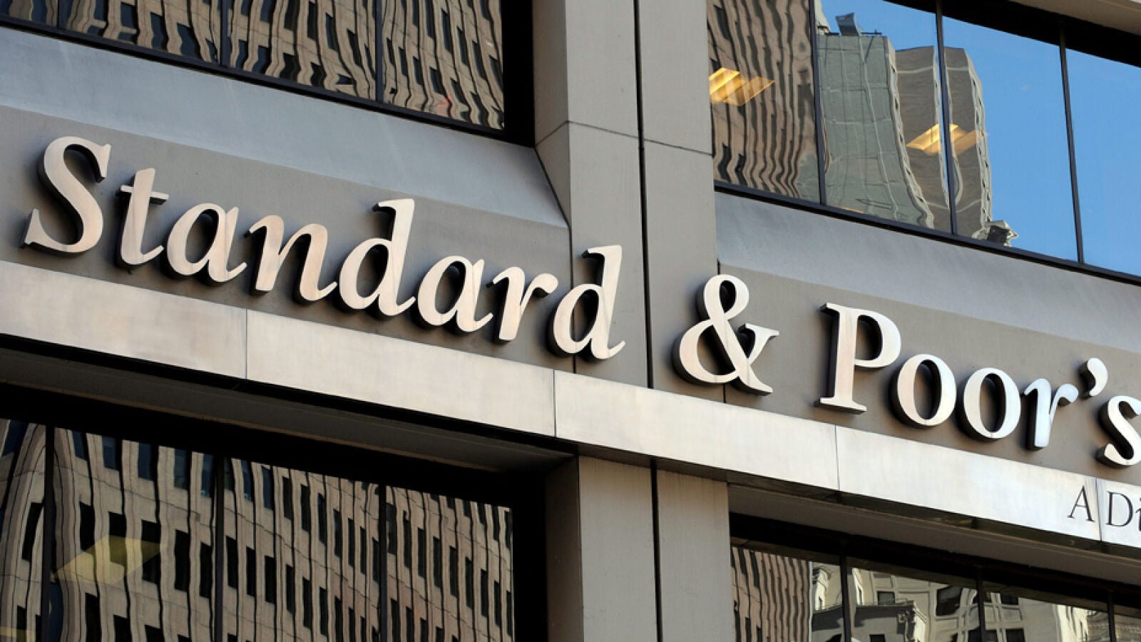 Standard & Poors rebaja la nota al BBVA, Santander y otros 35 grandes bancos