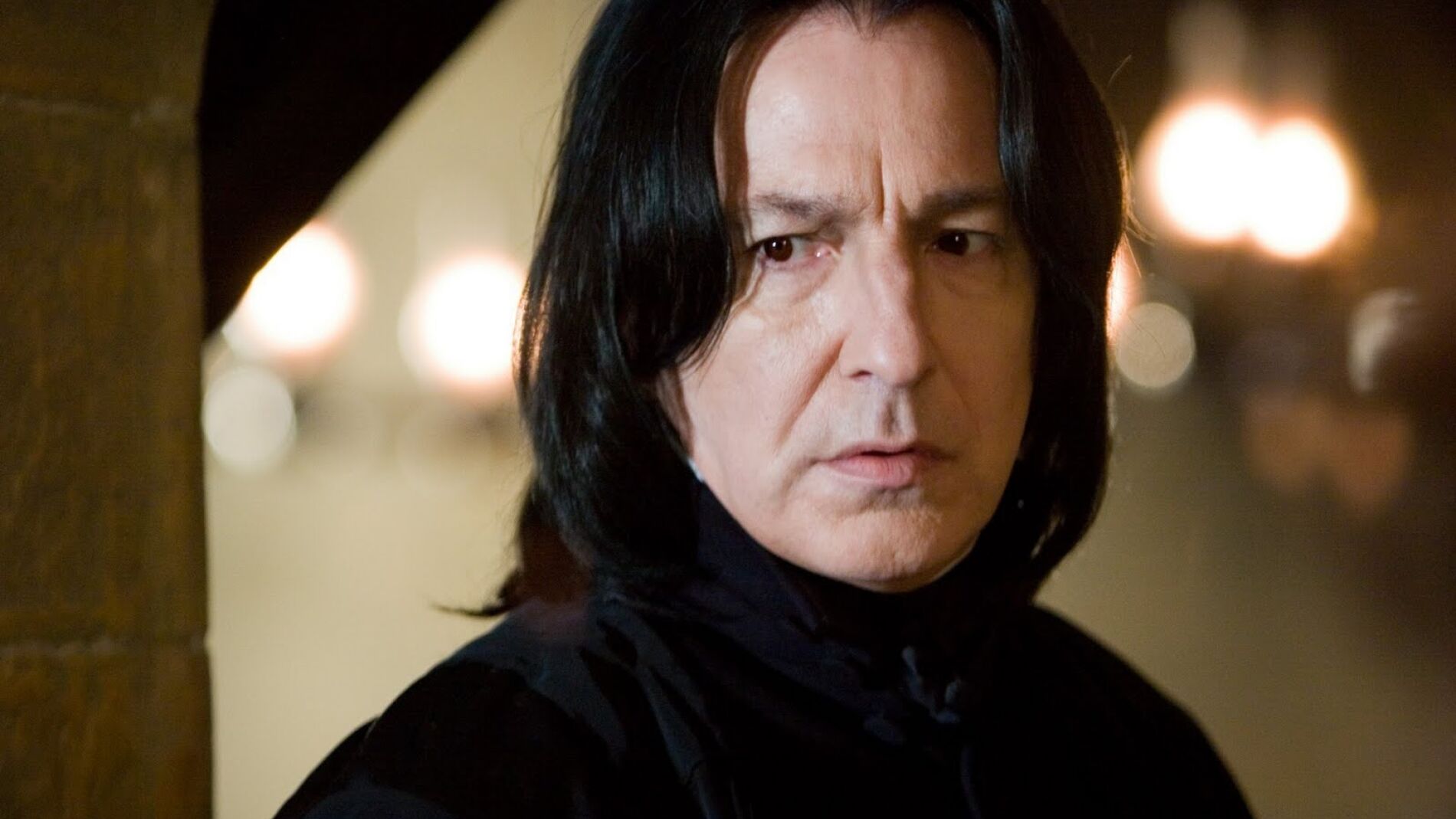 El miedo del profesor Snape está muy representado por la blancura de su rostro