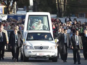 Un guardia de seguridad herido de bala en el recinto de la misa papal Un guardia de seguridad herido de bala en el recinto de la misa papal