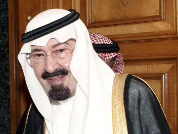  El rey saudí anuncia que las mujeres podrán participar en las elecciones