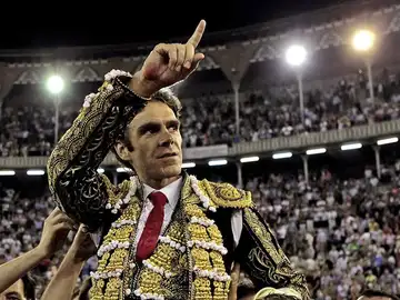 José Tomás sale por la Puerta Grande José Tomás sale por la Puerta Grande
