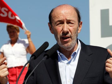 Rubalcaba en un mitin en Alcorcón (Madrid)