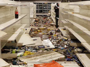 Supermercado arrasado en el apagón Supermercado arrasado en el apagón