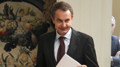 Zapatero descarta tomar medidas económicas 