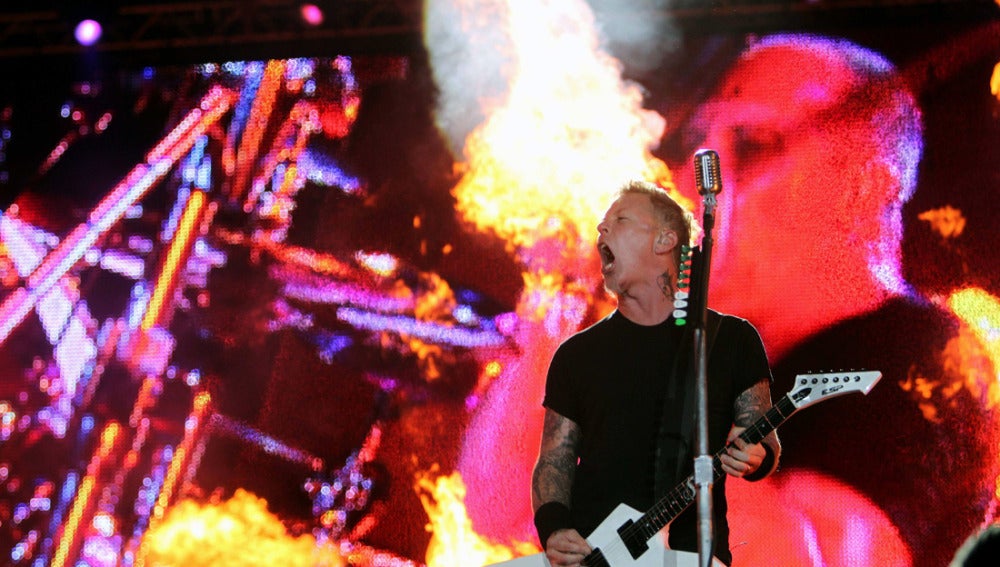 El vocalista de la banda de rock Metallica, James Hetfield