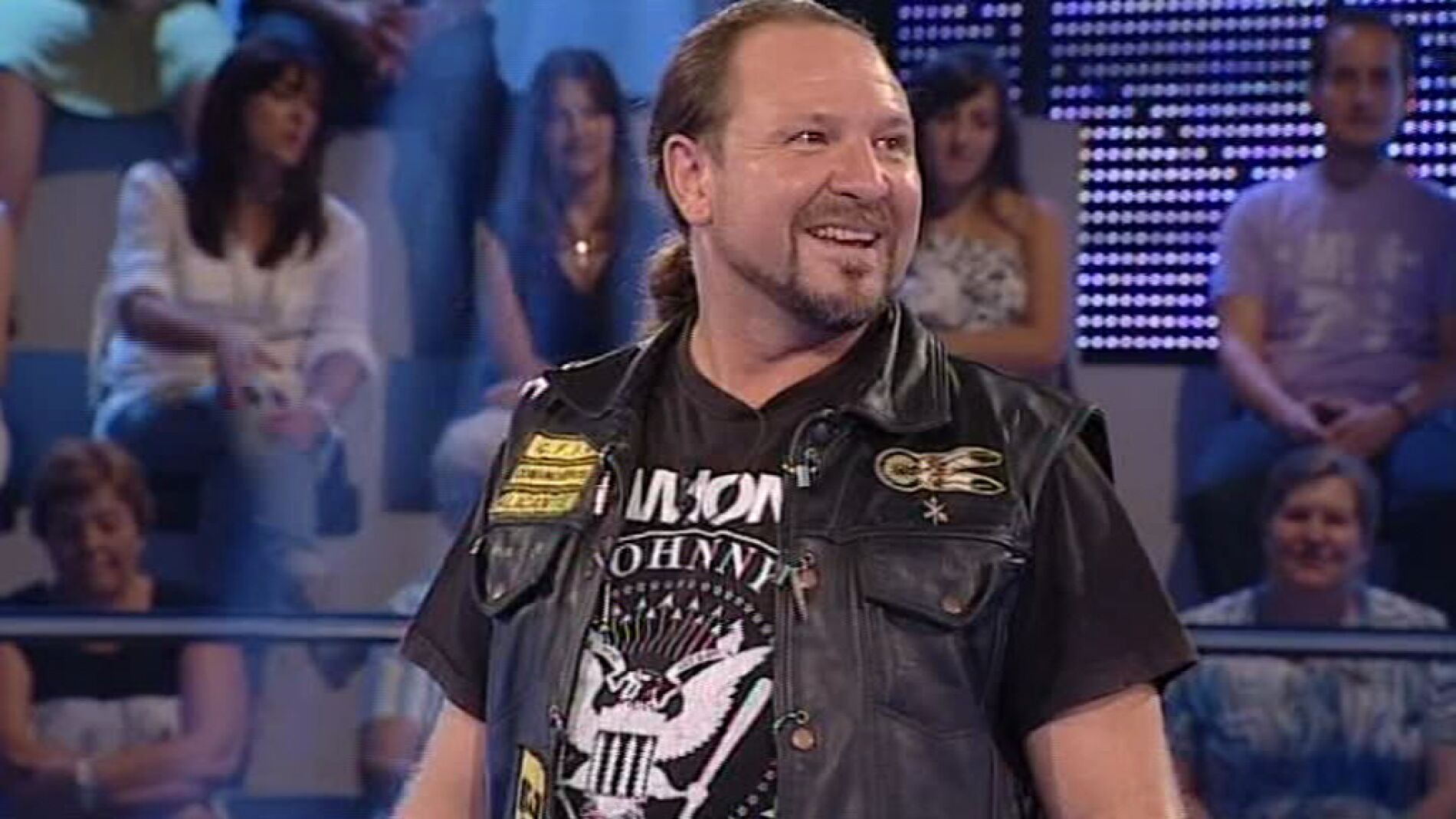 Laura vence a Tonet