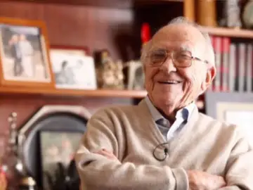 Santiago Carrillo nació en Gijón en 1915 Santiago Carrillo nació en Gijón en 1915