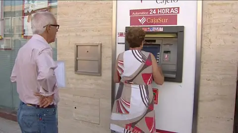 Cajasur denunciará al director de la sucursal de Linares por irregularidades Cajasur denunciará al director de la sucursal de Linares por irregularidades