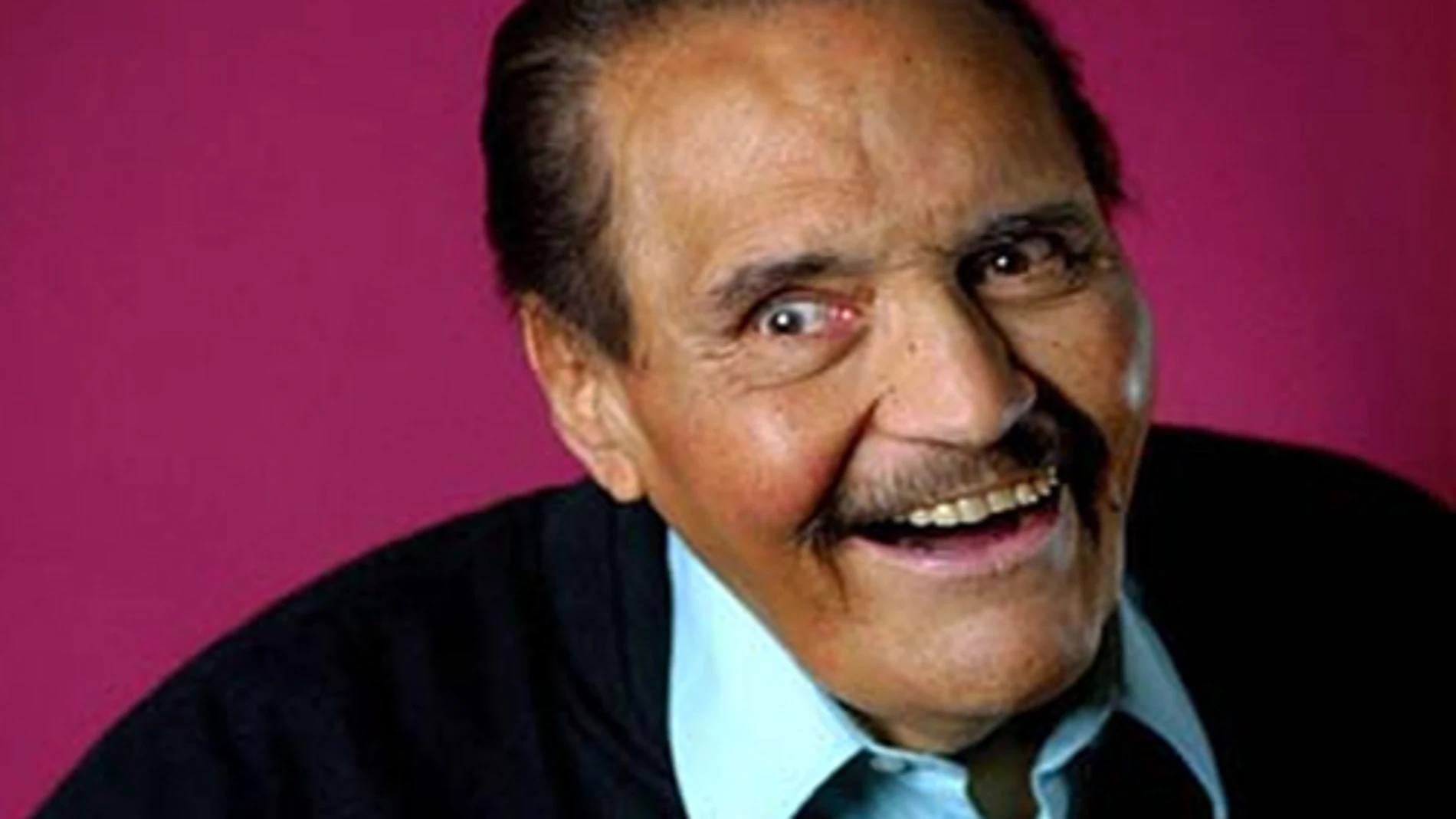 El comediante mexicano Gaspar Henaine, conocido como "Capulina", ha muerto a los 85 años. El comediante mexicano Gaspar Henaine, conocido como "Capulina", ha muerto a los 85 años.