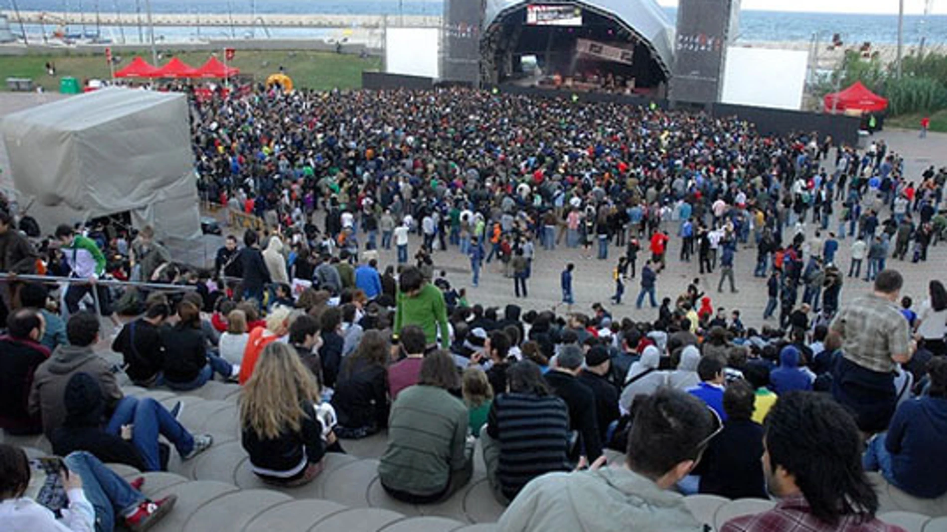 El festival Primavera Sound celebrado en anteriores ediciones en el fórum de Barcelona. El festival Primavera Sound celebrado en anteriores ediciones en el fórum de Barcelona.