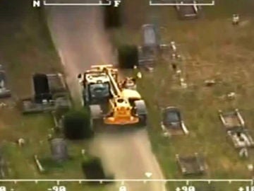 Roba una excavadora y se da a la fuga