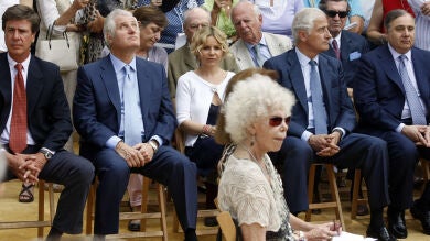 La duquesa de Alba pasa la noche tranquila y en compañía de su familia