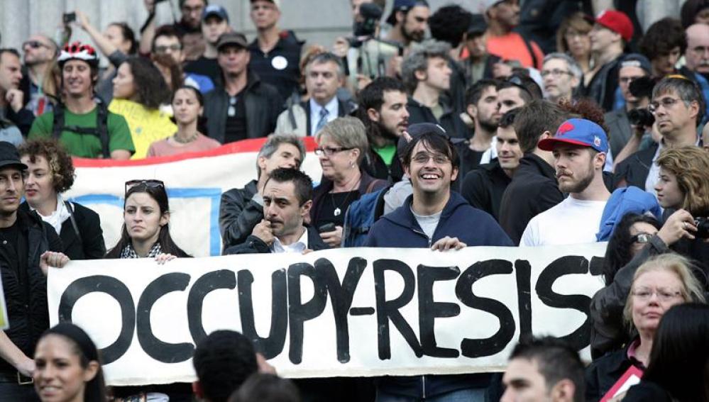 Manifestantes protestan contra los excesos del sistema financiero