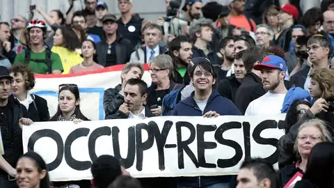 Manifestantes protestan contra los excesos del sistema financiero Manifestantes protestan contra los excesos del sistema financiero