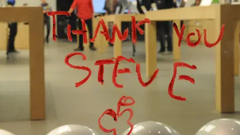 'Gracias, Steve' 'Gracias, Steve'