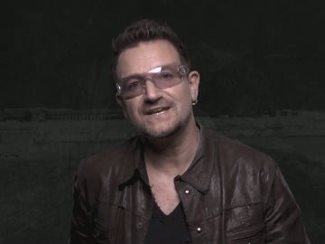 Bono en una campaña publicitaria contra el hambre