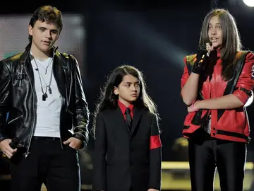 Los hijos de Michael Jackson: Prince (i), Prince Michael II (centro) y París Los hijos de Michael Jackson: Prince (i), Prince Michael II (centro) y París