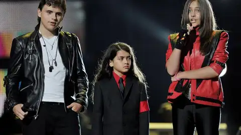 Los hijos de Michael Jackson: Prince (i), Prince Michael II (centro) y París Los hijos de Michael Jackson: Prince (i), Prince Michael II (centro) y París