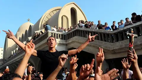 Se reanudan los enfrentamientos en Egipto entre Coptos y Fuerzas de Seguridad Se reanudan los enfrentamientos en Egipto entre Coptos y Fuerzas de Seguridad