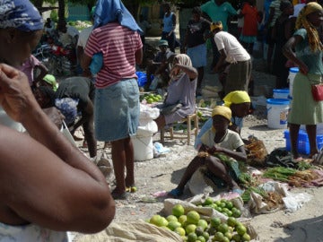 Mercado en la frontera de Haití con República Dominicana Font Parisen