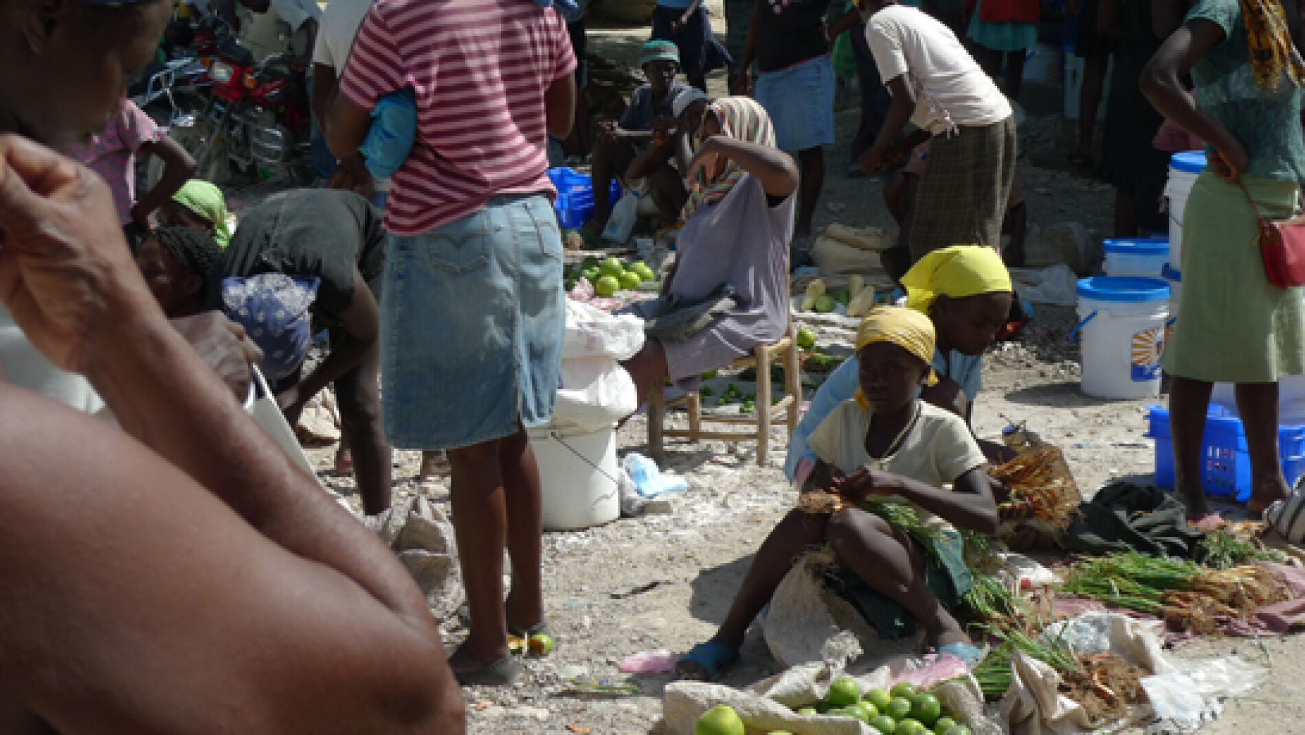 Mercado en la frontera de Hait&iacute; con Rep&uacute;blica Dominicana Font Parisen