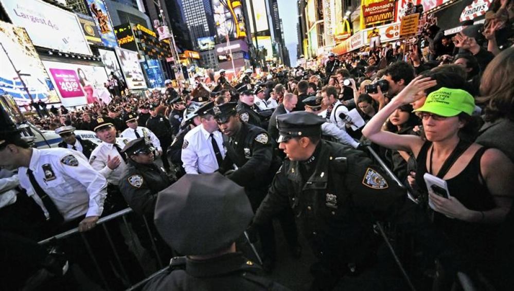 Manifestantes en Times Square