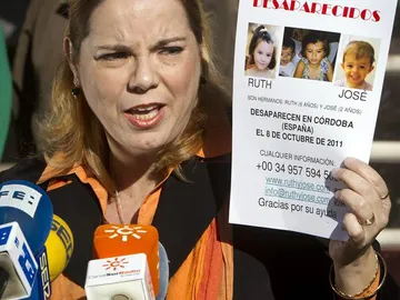 La portavoz de la familia materna, Esther Chaves La portavoz de la familia materna, Esther Chaves