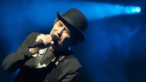 El cantautor español Joaquín Sabina se presenta en concierto en su debut en los escenarios del Hammerstein Ball Room de la ciudad de Nueva York. El cantautor español Joaquín Sabina se presenta en concierto en su debut en los escenarios del Hammerstein Ball Room de la ciudad de Nueva York.
