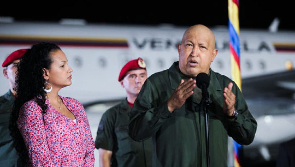 El presidente de Venezuela Hugo Chávez, habla de su estado de salud tras llegar a La Habana.