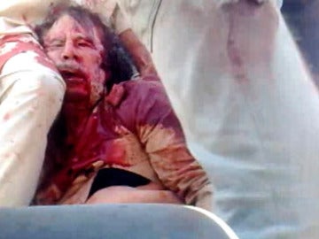 Foto de Gadafi muerto