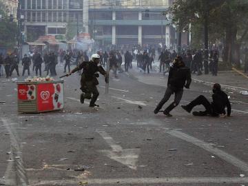 Manifestaciones en Grecia y graves disturbios en Atenas