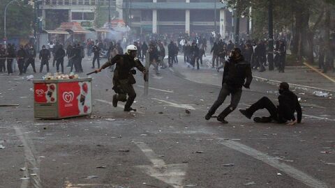 Manifestaciones en Grecia y graves disturbios en Atenas