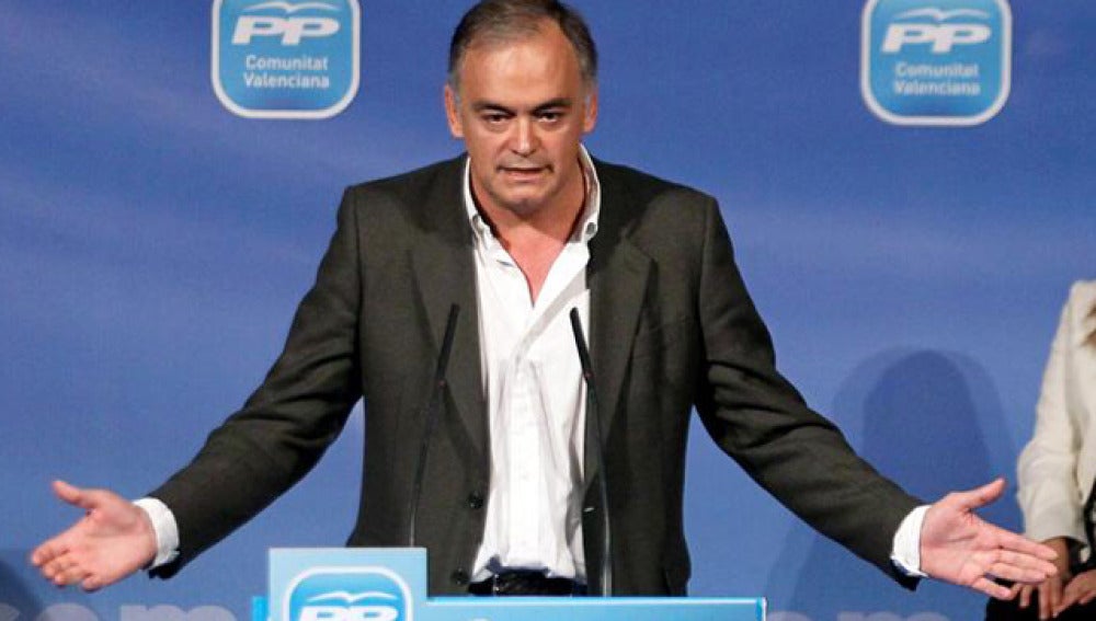 Esteban González-Pons, en campaña en Valencia