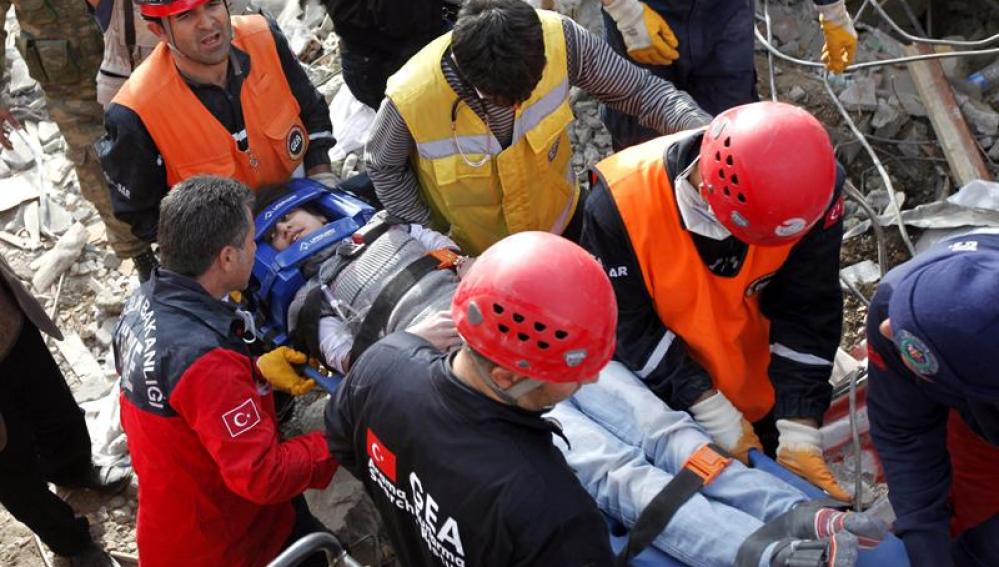 Continúan las labores de rescate en Turquía