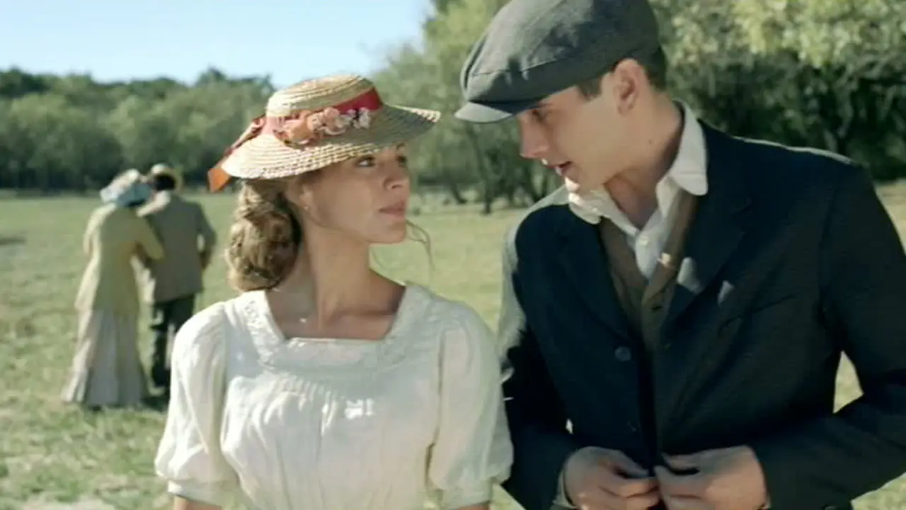 El primer paseo romántico de Julio y Alicia