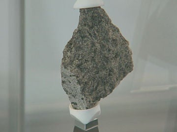 Piedra lunar donada por la NASA