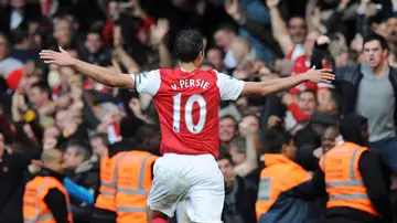 El capitán del Arsenal, Van Persie, celebra su gol El capitán del Arsenal, Van Persie, celebra su gol