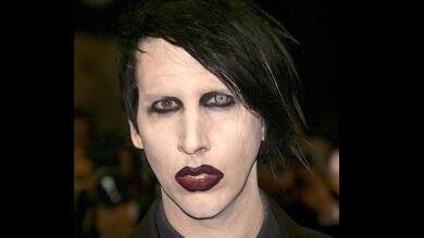 Marilyn Manson expone sus cuadros en la muestra 'The path of Misery'