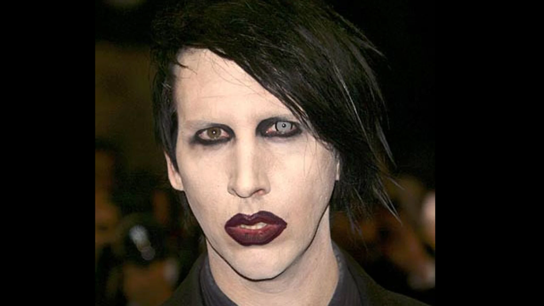 Marilyn Manson siempre se ha caracterizado por su provocativa imagen. Marilyn Manson siempre se ha caracterizado por su provocativa imagen.