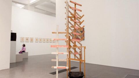  La obra "Cuando los tejados comienzan a gotear", del artista alem&aacute;n Martin Kippenberger