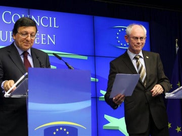 El Presidente del Consejo Europeo, Herman Van Rompuy, junto al Presidente de la Comisión Europea, Jose Manuel Barroso.