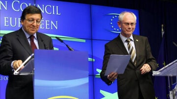 El Presidente del Consejo Europeo, Herman Van Rompuy, junto al Presidente de la Comisión Europea, Jose Manuel Barroso.