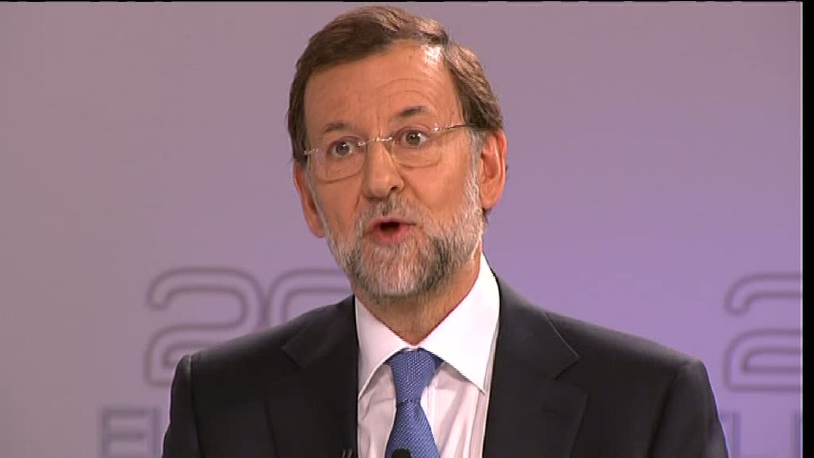 Rajoy llama 