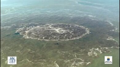 La mayor erupción volcánica en El Hierro vista hasta ahora alcanza los 25 metros de alto