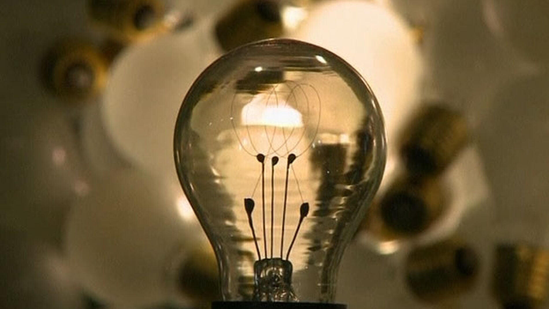 Una bombilla apagada en la exposici&oacute;n del Museo de la Ciencia de Londres